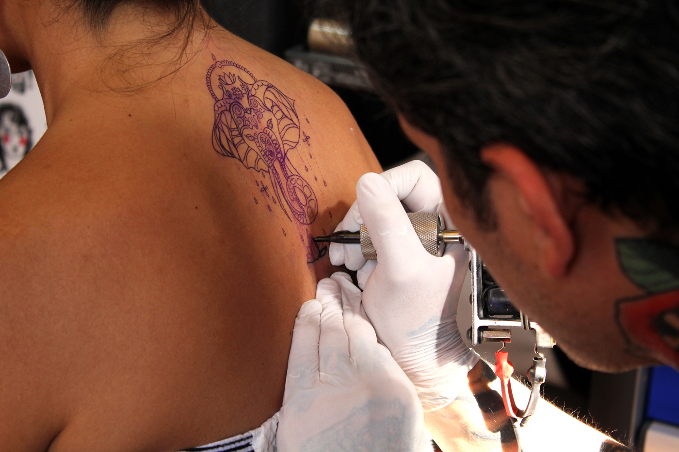 Marlon Parra, tatuador